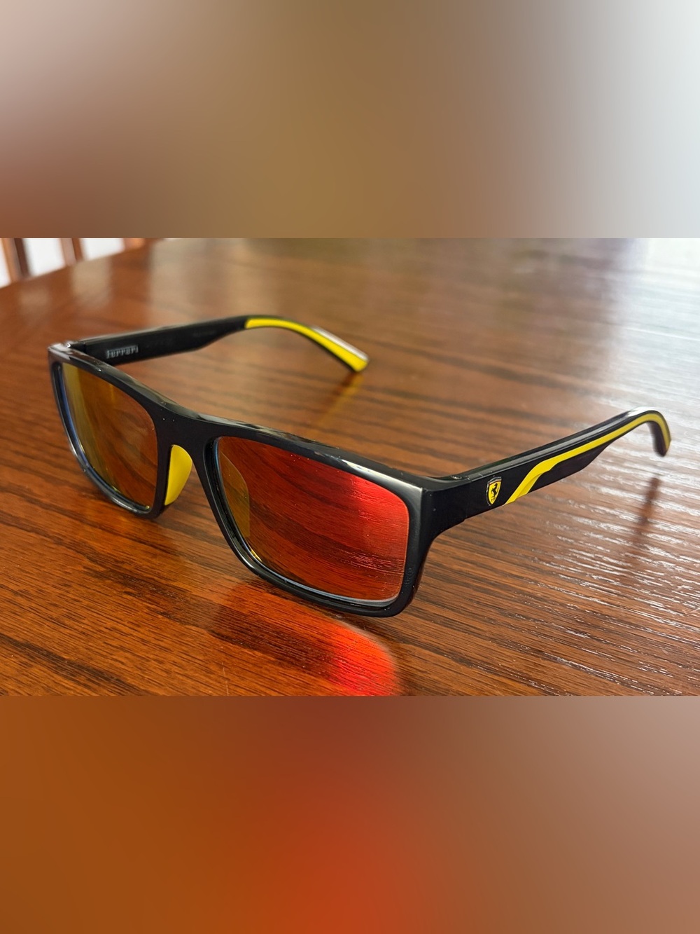 Scuderia Ferrari FZ6003U sunglasses with case